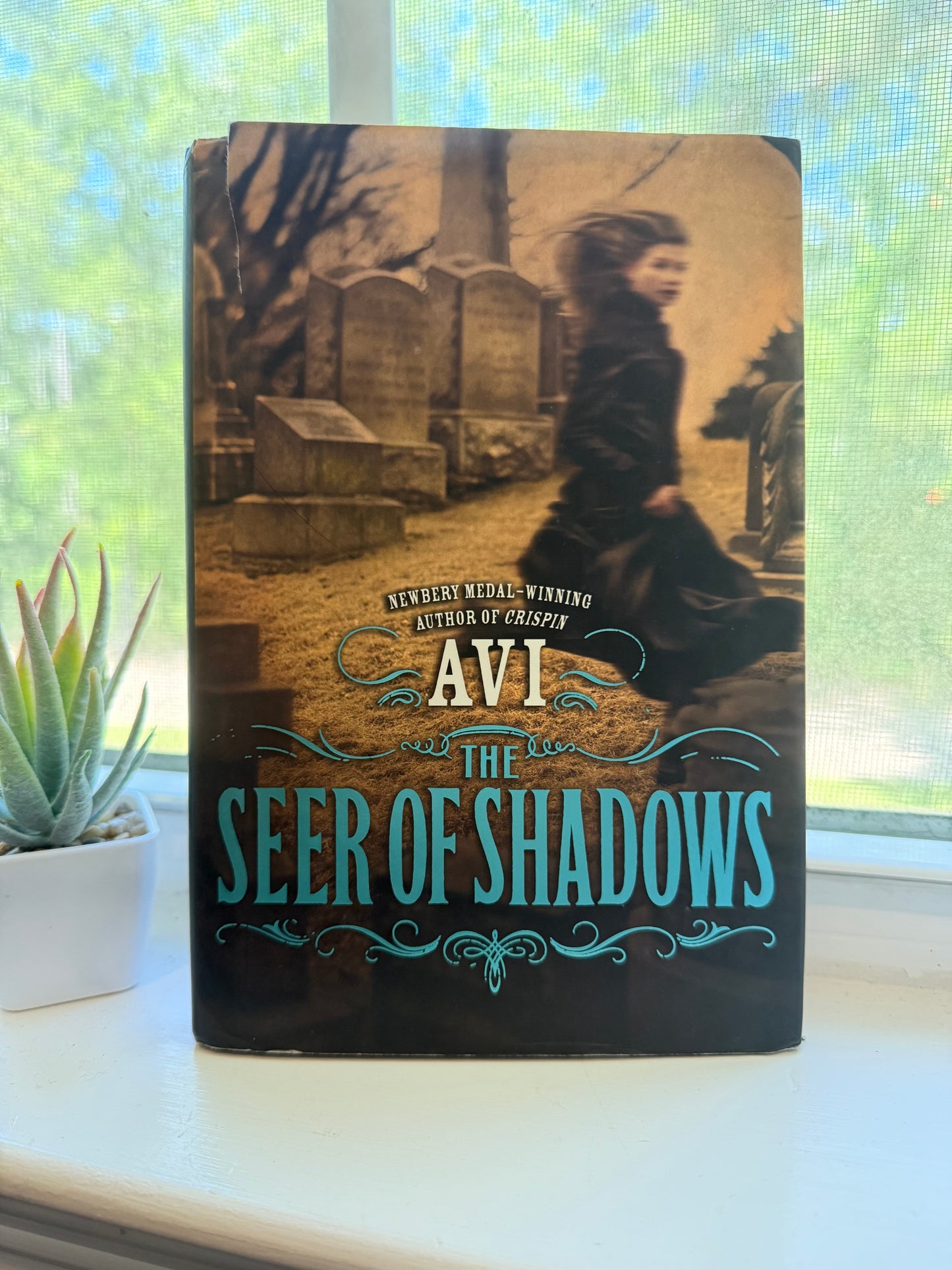 Newbery Medalist Avi weaves one of his most suspenseful and scary tales—about a ghost who has to be seen to be believed and must be kept from carrying out a horrifying revenge.