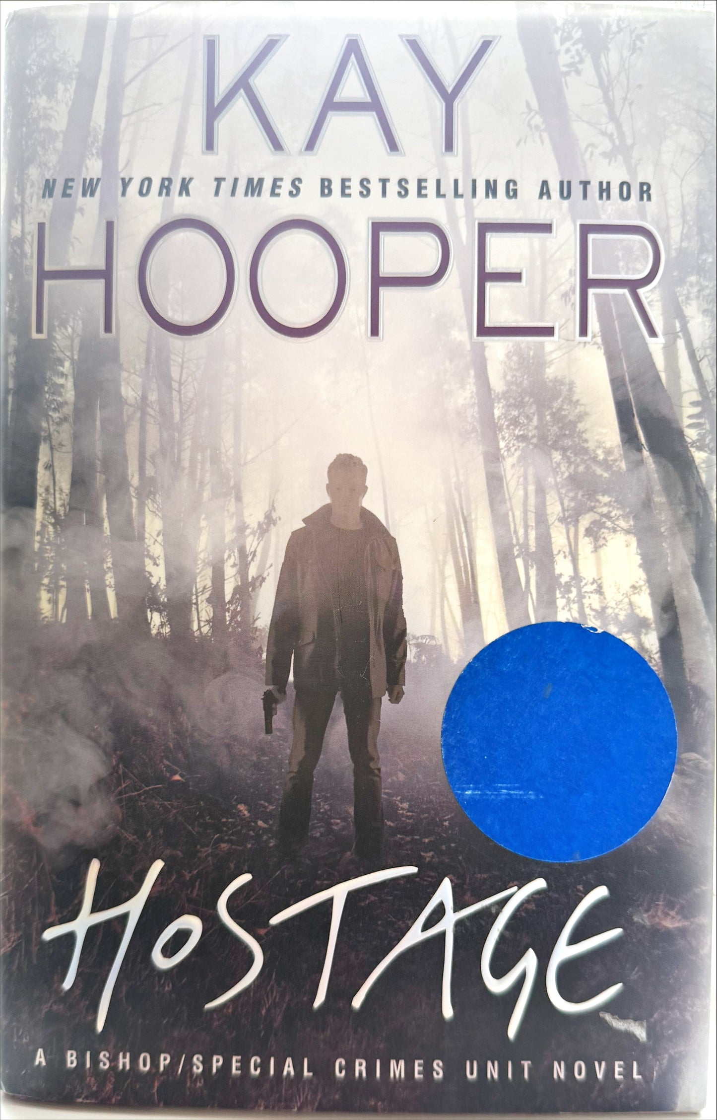 *USED* Hostage by Kay Hooper