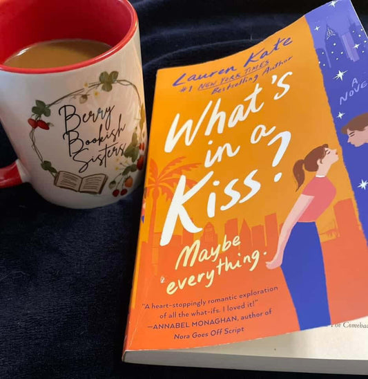 What's in a Kiss by Lauren Kate book cover – romance novel review