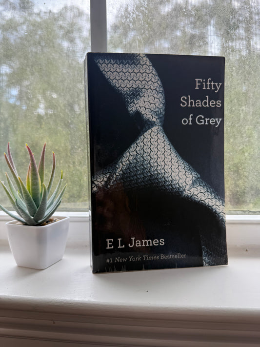 *USED* Fifty Shades of Grey by E L James