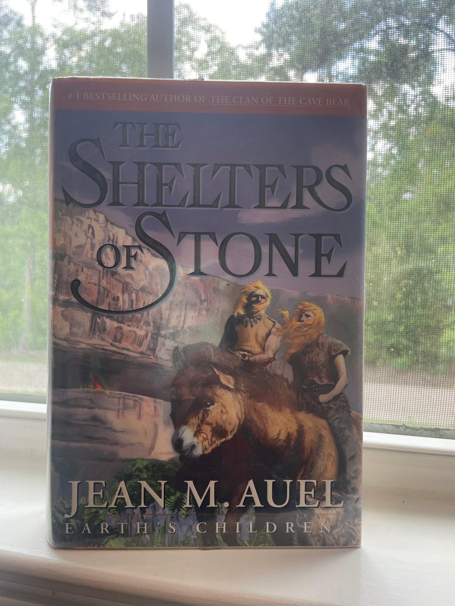 *USED* The Shelters of Stone by Jean M. Auel